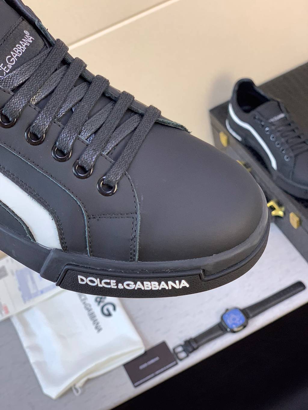 D*G sneaker